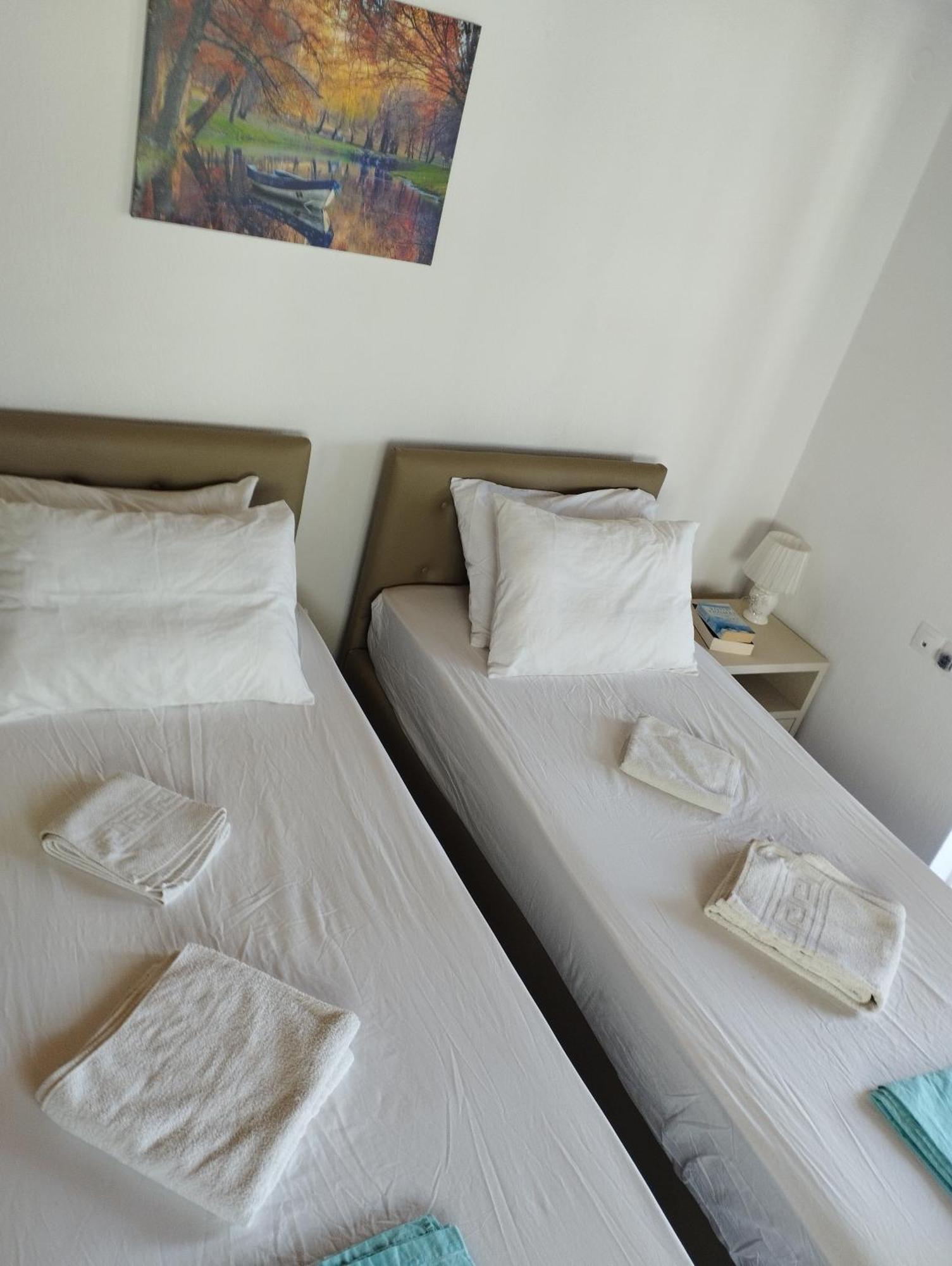 My Sisters House Apartment อายิโอสนิโกลาโอส ภายนอก รูปภาพ