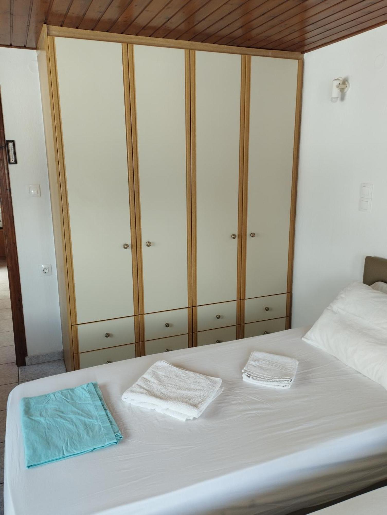 My Sisters House Apartment อายิโอสนิโกลาโอส ภายนอก รูปภาพ