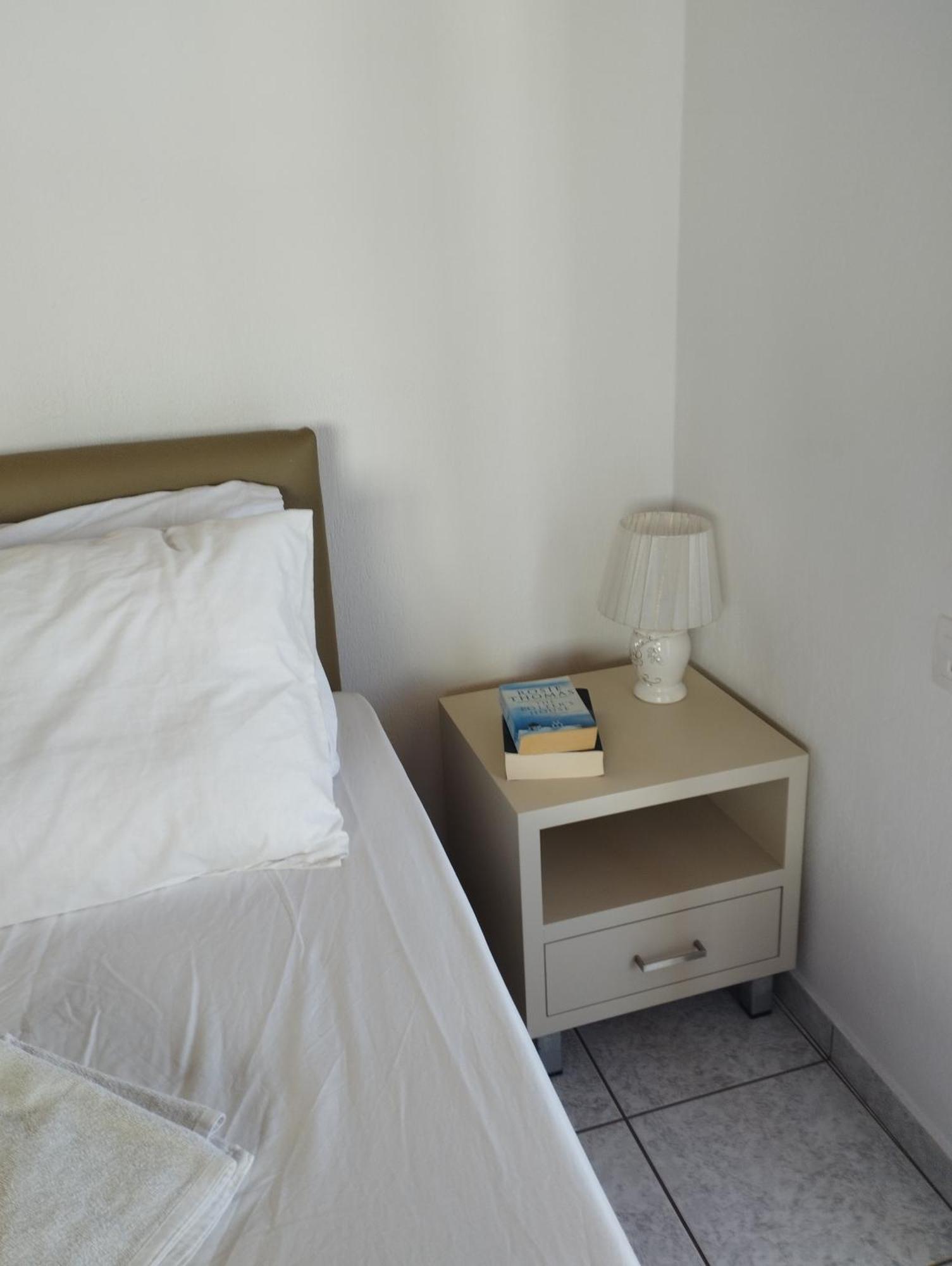 My Sisters House Apartment อายิโอสนิโกลาโอส ภายนอก รูปภาพ