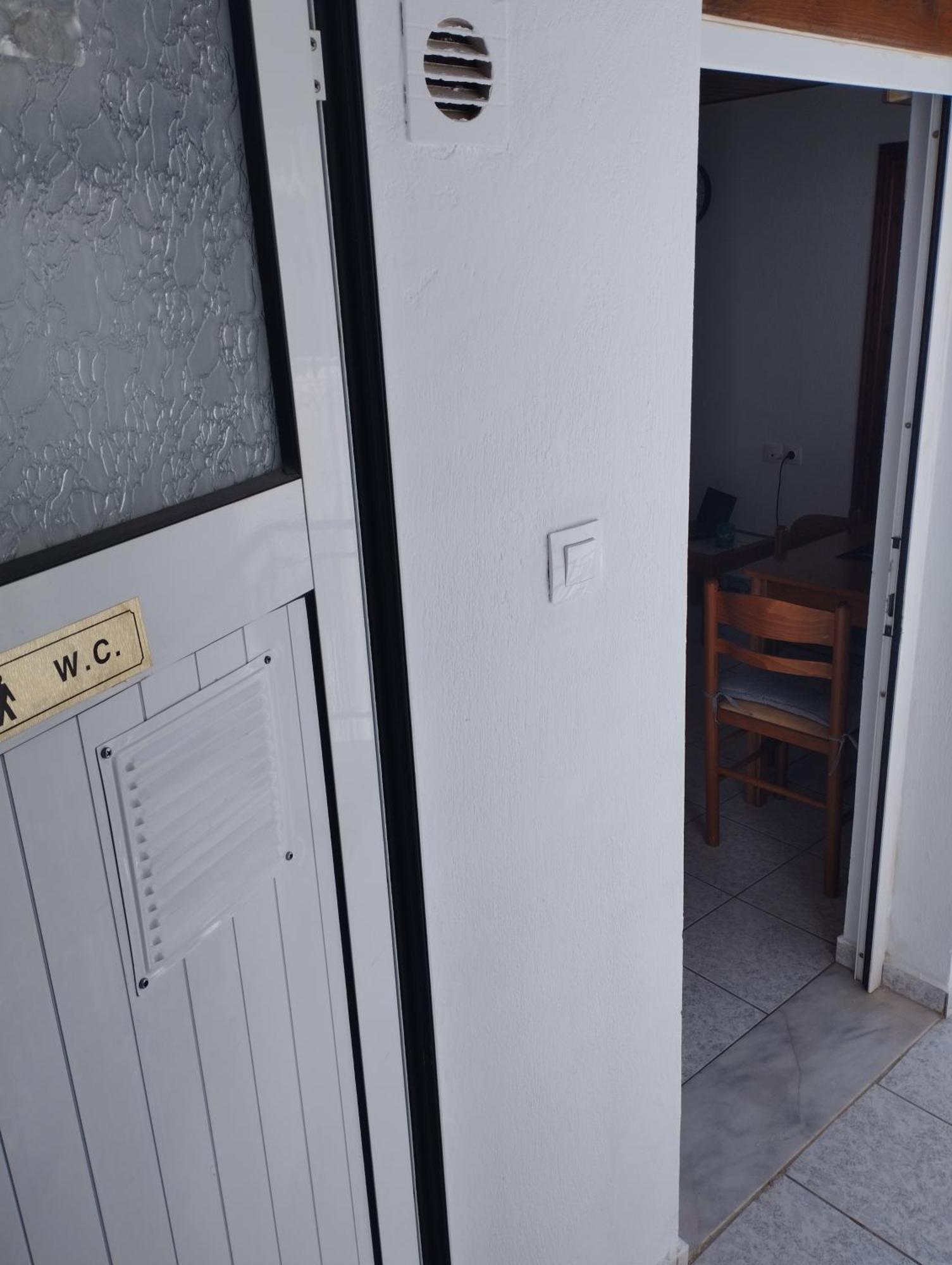 My Sisters House Apartment อายิโอสนิโกลาโอส ภายนอก รูปภาพ